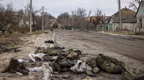 Πρωτοφανές: Οι Ρώσοι παραδέχονται το ουκρανικό πλήγμα με την εκατόμβη νεκρών-&quot;Ποιος έβαλε στρατιώτες δίπλα σε πυρομαχικά;&quot;