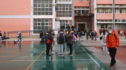 Σχολεία: Αλλα 9.700 κρούσματα από τα self test της Δευτέρας σε μαθητές και εκπαιδευτικούς - Πάνω από 25.000 συνολικά