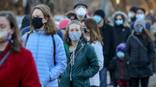 ΗΠΑ: Τα κρούσματα της Όμικρον αυξάνονται ραγδαία - Δεν θέλει lockdown ο Λευκός Οίκος