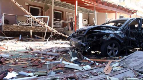 Ισχυρή έκρηξη βόμβας στον Ασπρόπυργο - Ζημιές σε σπίτια και σταθμευμένα αυτοκίνητα [εικόνες]