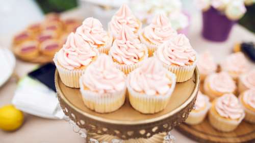 Εορτολόγιο: Ποια ονόματα γιορτάζουν σήμερα, Κυριακή 10 Οκτωβρίου