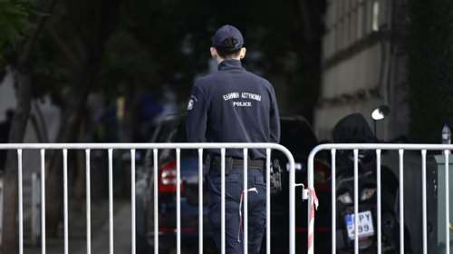 Σύλληψη δεύτερου αστυνομικού της Βουλής: Αλληλομηνύθηκε με την πρώην σύζυγο - Τέθηκε σε διαθεσιμότητα, χωρίς οπλισμό