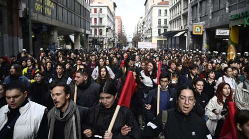 Ολοκληρώθηκε η μαθητική πορεία για την επέτειο του Γρηγορόπουλου: Κανονικά η κυκλοφορία - Άνοιξαν οι σταθμοί του Μετρό