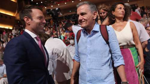 ΣΥΡΙΖΑ: Η Ομπρέλα ετοιμάζει… βαλίτσες - Ολοι εναντίον όλων λίγο πριν τη διάσπαση