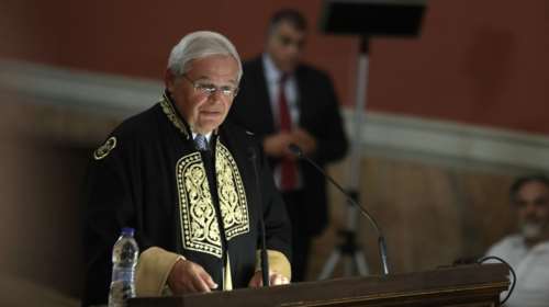 ΗΠΑ: Έρευνα σε βάρος του Μπομπ Μενέντεζ - Η κατηγορία του 2015 για διαφθορά και τα &quot;χατίρια&quot; σε γνωστό γιατρό