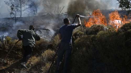 Meteo: Σε απόσταση 210 χιλιομέτρων έφτασε ο καπνός από την πυρκαγιά στην Κερατέα - Δορυφορική εικόνα