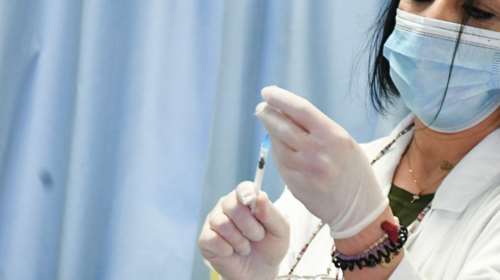 Κορονοϊός - Επίσημο: Εξι δόσεις ανά φιαλίδιο για το εμβόλιο των Pfizer/BioNTech