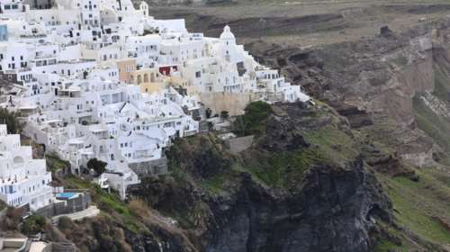 Σαντορίνη: Εξω φρενών ο Τσελέντης με την παράνομη δόμηση στο νησί - &quot;Ποιον δουλεύετε βρε άθλιοι; Ο Δήμος τι κάνει; &quot;