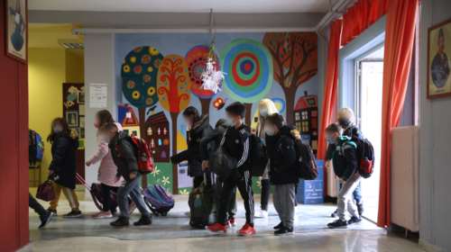 Σχολεία: Με τρία self test επιστρέφουν από Δευτέρα μαθητές και εκπαιδευτικοί