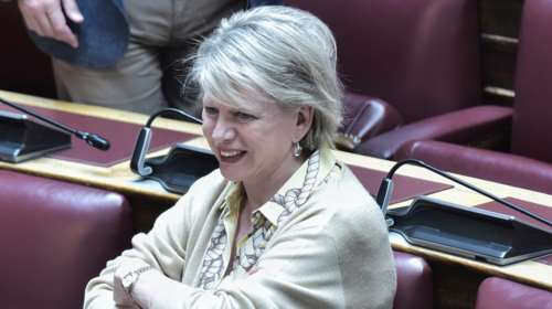 Καυστική ανάρτηση της Ακρίτα για τον Ρέμο - Οι στίχοι που επέλεξε και η φωτογραφία με τον Μητσοτάκη