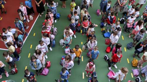 Σχολεία: Πρώτο κουδούνι στις 12 Σεπτεμβρίου με Ολοήμερο και 25.000 διορισμούς - Βάσεις πριν από τις 15 Αυγούστου