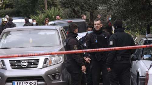 Εγκλημα στη Γλυφάδα: Ο δράστης έδωσε χαριστική βολή στον 66χρονο- Τον πυροβόλησε με αεροβόλο στο κεφάλι