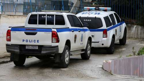 Αιματηρό επεισόδιο στα Μέγαρα: 36χρονος μαχαίρωσε τη μητέρα, την αδερφή του και τον θείο του