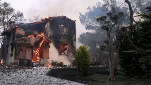 Αυτά είναι τα σπίτια που κάηκαν στη φωτιά της Βαρυμπόμπης [συγκλονιστικές εικόνες]