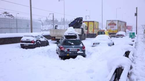 Κακοκαιρία &quot;Ελπίς&quot; -Κυβερνητικός εκπρόσωπος: Ο σχεδιασμός δεν λειτούργησε - &quot;Παράθυρο&quot; για αποζημιώσεις εγκλωβισμένων οδηγών