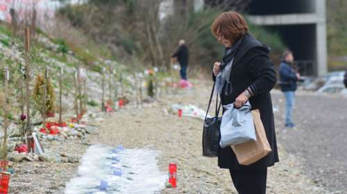 Τέμπη: Μνημόσυνο στον τόπο της τραγωδίας για την συμπλήρωση ενός έτους από το σιδηροδρομικό δυστύχημα