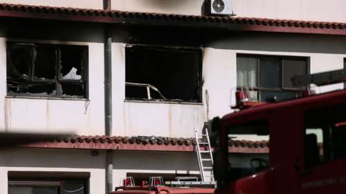 Ενας νεκρός από φωτιά στην κλινική covid του νοσοκομείου Παπανικολάου - &quot;Την έβαλε ασθενής με τσιγάρο&quot;  [βίντεο]