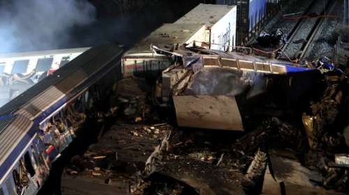 Δημοσκόπηση Opinion Poll: Οι πολίτες δεν έχουν ξεχάσει τα Τέμπη - &quot;Η κυβέρνηση συγκαλύπτει, η αντιπολίτευση εκμεταλλεύεται&quot;