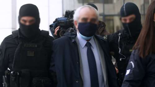 Πουλάει "τρέλα" ο Dr. Kontos: Ο Θεός μαζί με βότανα μπορεί να θεραπεύσει τον καρκίνο - Δεν απολογούμαι, εξομολογούμαι