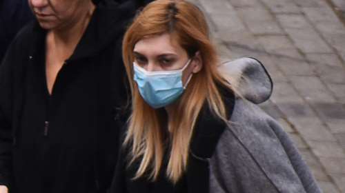 Η Πισπιρίγκου αποχαιρέτησε με λυγμούς τον Αλέξη Κούγια: Σε βαριά ατμόσφαιρα η δίκη για τους θανάτους Μαλένας και Ίριδας