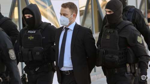 Δίκη Μπάμπη Αναγνωστόπουλου: Διακοπή για τις 12 Απριλίου - Δήλωσε... έγγαμος και χήρος