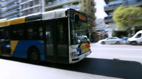 Θεσσαλονίκη: Συνελήφθη οδηγός λεωφορείου - Κατέβασε 11χρονο επειδή δεν φορούσε μάσκα