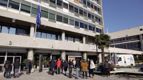 Θεσσαλονίκη: Αναρχικοί έσπασαν στο ξύλο φοιτητές, επειδή έπαιζαν το παιχνίδι &quot;Πέφτει η νύχτα στο Παλέρμο&quot;...