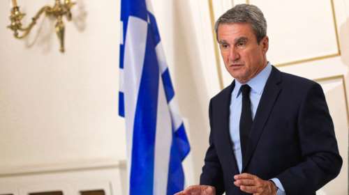 &quot;Προφανώς, κ. Μητσοτάκη, ήρθε η ώρα της εξαργύρωσης&quot;: Πώς σχολιάζουν στο ΠΑΣΟΚ την προσχώρηση Λοβέρδου στη ΝΔ