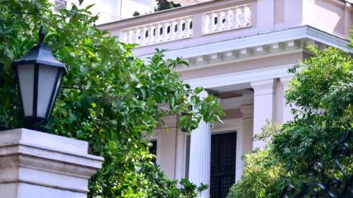 Κυβερνητικά στελέχη για Κασσελάκη: Μας κατηγορούν αυτοί που για 4,5 χρόνια δεν έφεραν τίποτα για τα ομόφυλα ζευγάρια