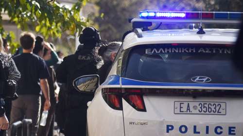 Πειραιάς: Σε εξέλιξη μεγάλη επιχείρηση του Τμήματος Εκβιαστών με 13 συλλήψεις - Οι πυροβολισμοί στην Τρούμπα