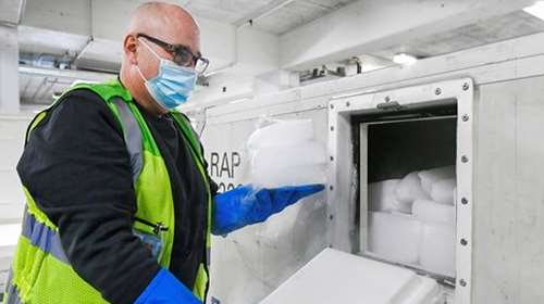 Αποστολή εμβολίων κορονοϊού: Έτοιμες οι πρώτες αποθήκες υπερψύχους - Στήνονται στο αεροδρόμιο του Άμστερνταμ [Εικόνες]