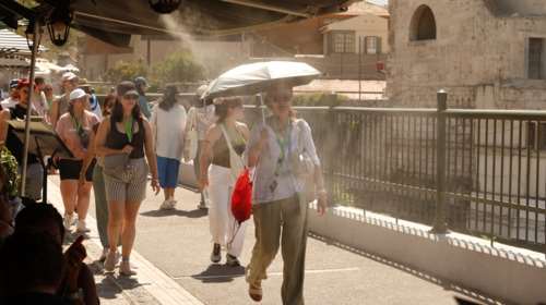 Καύσωνας non stop: 43 βαθμούς ως το Σάββατο, &quot;πιθανή&quot; η λήξη του την Κυριακή - Το νέο δελτίο της ΕΜΥ