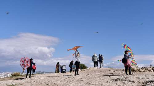 Καιρός: Με ηλιοφάνεια το πέταγμα του χαρταετού - Σε ποιες περιοχές θα βρέξει