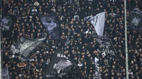 Χειροπέδες σε οπαδό του ΠΑΟΚ που πέταξε κροτίδα με τον Ολυμπιακό- Τον "τσίμπησαν" οι κάμερες