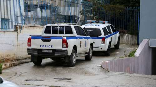 Επίθεση με γροθιές σε 14χρονο έξω από σχολείο στον Ασπρόπυργο: Συνελήφθησαν πέντε ανήλικοι