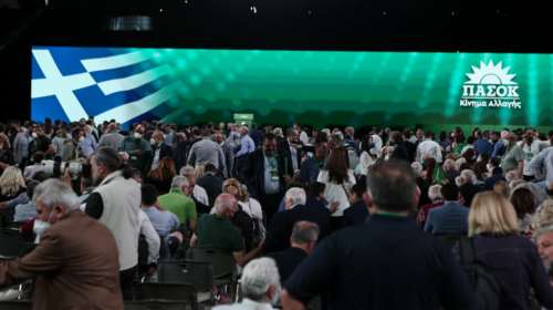 Καμπάνια του ΠΑΣΟΚ - ΚΙΝΑΛ για τις γυναικοκτονίες και την έμφυλη βία - &quot;Είμαστε μαζί σου&quot; [βίντεο]