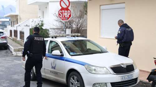 "Είμαστε από τη ΔΕΗ, θα εκραγεί το κτίριο" - Πώς επιτήδειοι εξαπατούν ηλικιωμένους και τους αρπάζουν χρήματα