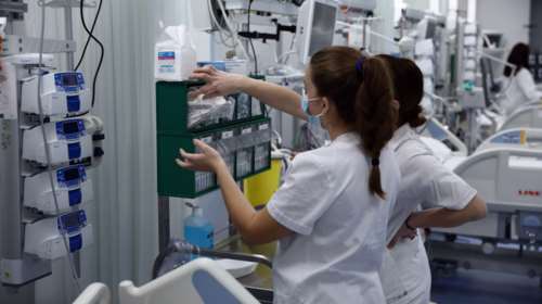 Κορονοϊός: Ανεμβολίαστοι ή μερικώς εμβολιασμένοι 9 στους 10 στις ΜΕΘ - Ανησυχεί η αύξηση των εισαγωγών