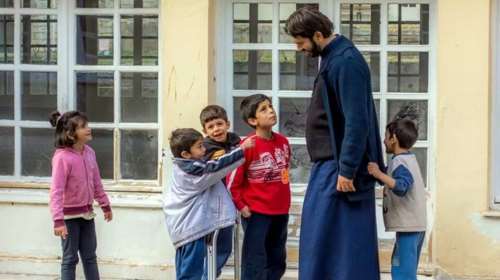 Η &quot;Κιβωτός του Κόσμου&quot; διδάσκεται και στα σχολεία - Ζητούν να βγει η αναφορά στο βιβλίο της Γ&#39; Γυμνασίου [εικόνα]