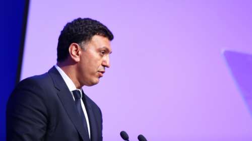 Η κυβέρνηση στηρίζει τον Κικίλια: Μας καλύπτει η ανακοίνωσή του για την αγορά σπιτιού, λέει ο Μαρινάκης