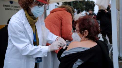 Θεμιστοκλέους: Δεν προχωράμε σε τέταρτη δόση εμβολίου στον γενικό πληθυσμό