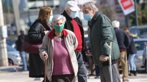 &quot;Ανάσα&quot; για τους ανασφάλιστους υπερήλικες το επίδομα των 400 ευρώ - Ποιοι το δικαιούνται