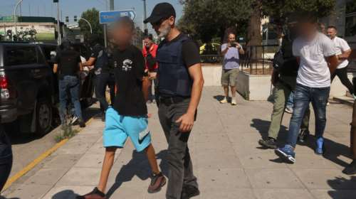 Αγία Παρασκευή: Γιατί θα απολογηθούν στην Ανακρίτρια Ανηλίκων οι 5 συλληφθέντες - Ο ένας είναι 16 ετών