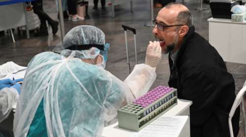 Έλεγχοι σε πτήσεις: Διοικητικά πρόστιμα 5.000 ευρώ σε όσους παραβιάζουν την καραντίνα