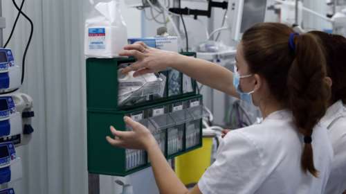 Στο &quot;κόκκινο&quot; τα νοσοκομεία στην Αττική: Μόλις 26 κρεβάτια ΜΕΘ κενά - Πάνω από 90% η πληρότητα