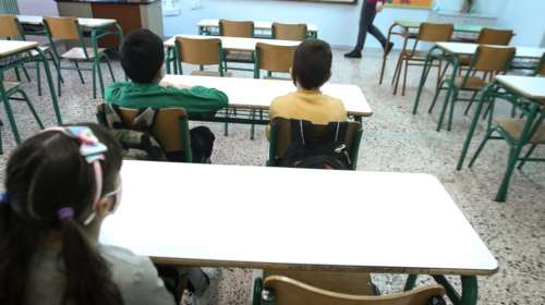 Συνεδριάζουν οι λοιμωξιολόγοι για τα σχολεία: Κλειδώνει η 10η Ιανουαρίου με 3 self test και περισσότερα δωρεάν rapid