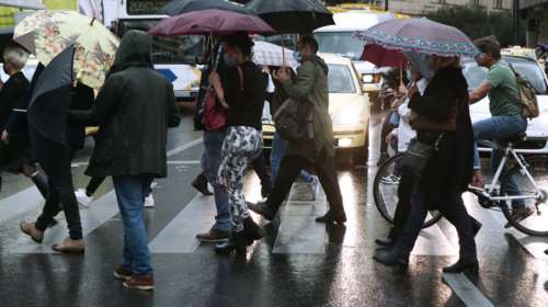 Αγριεύει ο καιρός από το βράδυ - Πού θα &quot;χτυπήσουν&quot; βροχές και καταιγίδες [χάρτες]