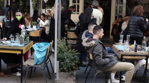 Παράταση των μέτρων εισηγούνται οι λοιμωξιολόγοι- Από Δευτέρα πέφτουν τα πρόστιμα στους ανεμβολίαστους άνω των 60