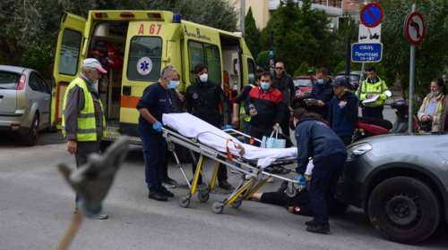 Σοβαρό τροχαίο στο Ηράκλειο: Δημοτικό όχημα συγκρούστηκε με μοτοσικλέτα - Μία γυναίκα πολυτραυματίας