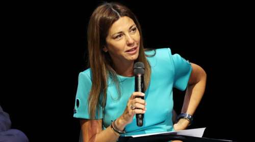 &quot;Υπουργός Οικογένειας χωρίς παιδιά&quot;: Η Ζαχαράκη απαντά για τη σκληρή κριτική που είχε δεχθεί